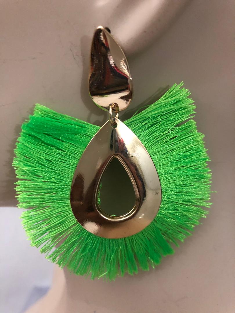 Circle Medium Fringe Earring