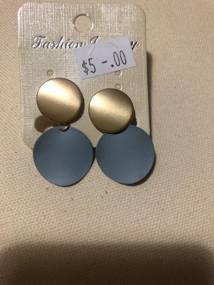 Clips Button Small Earrings