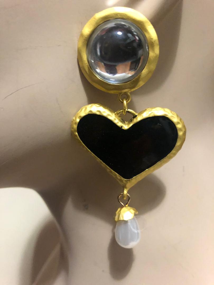 Black-Heart-Earrings.jpg