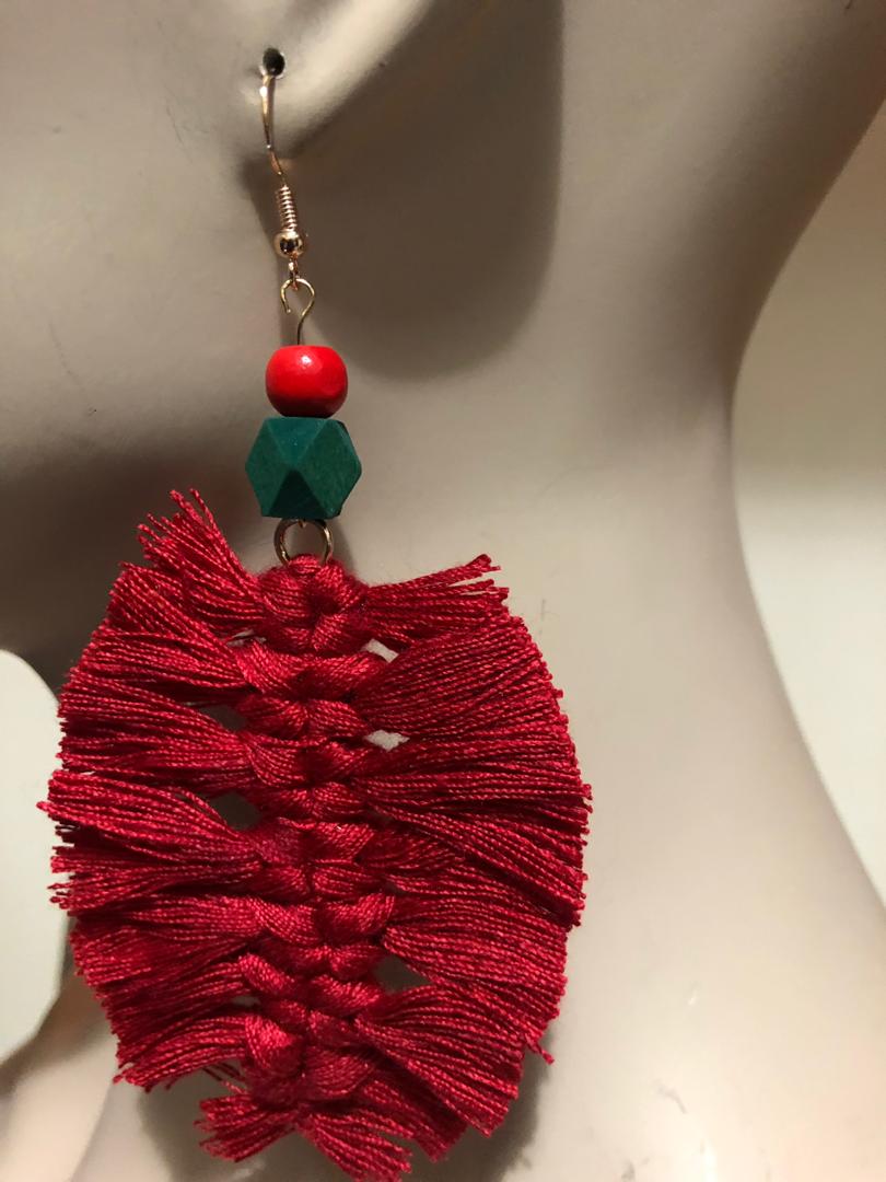 Anis Center Matted Fringe Earrings