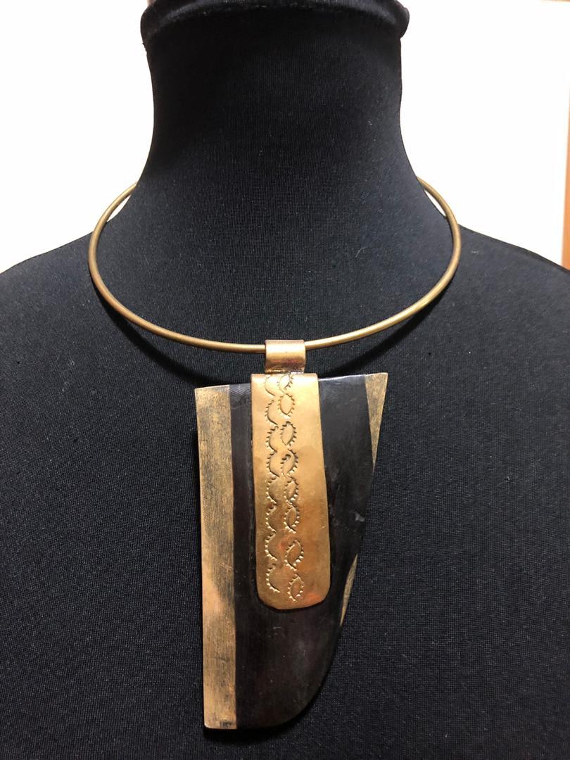Wood Choker Spunky Necklace
