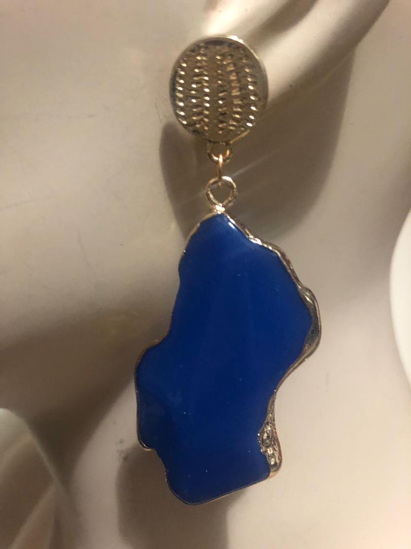 Stone Curve Cut Earrings
