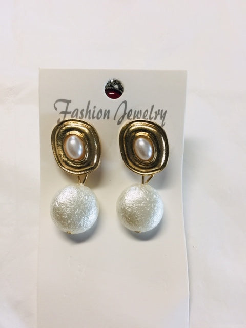 Small Pearl Earrings