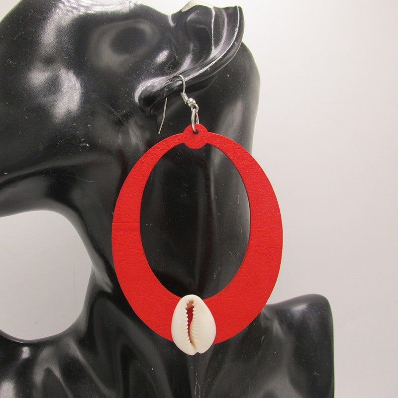 Oval-and-Cowry-Wood-Earring.