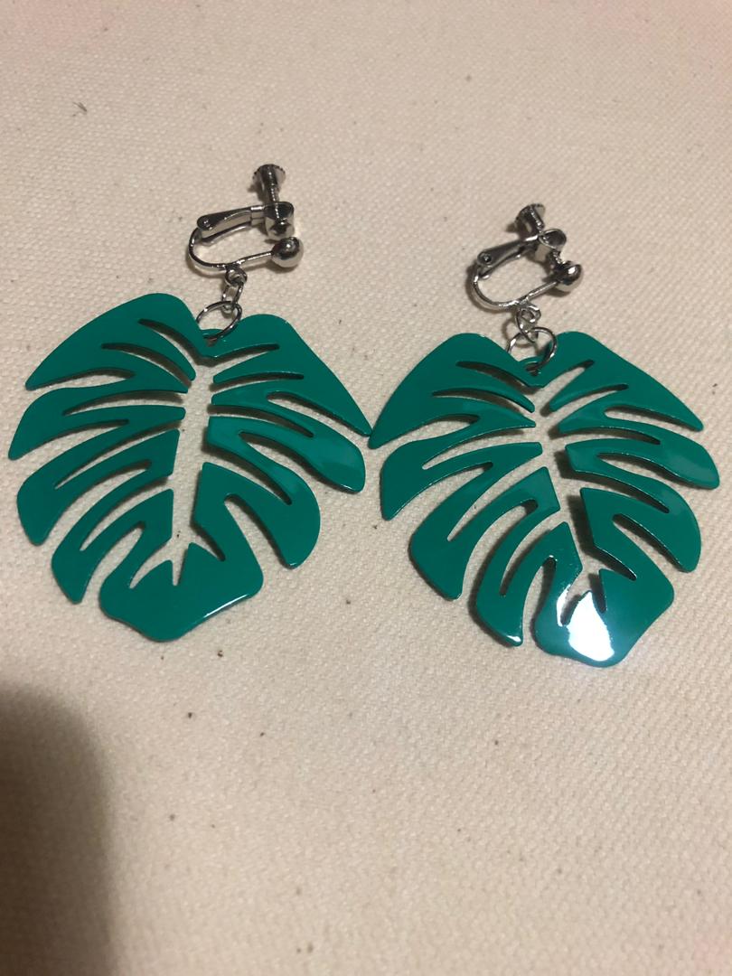 Green Clips Palm Earrings